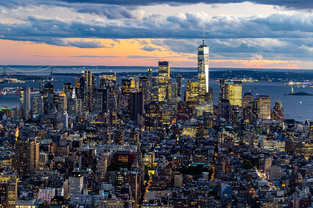 entdecken sie die pulsierende metropole new york, bekannt für ihre ikonischen wahrzeichen, kulturelle vielfalt und unvergesslichen erlebnisse. von der freiheitsstatue bis zum central park – erleben sie das herz von new york city.