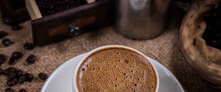 entdecken sie die welt des kaffees! von aromatischen bohnen bis zu köstlichen zubereitungsmethoden – lernen sie alles über die verschiedenen kaffeevarianten und genießen sie den perfekten kaffeegenuss. für liebhaber und neugierige gleichermaßen!