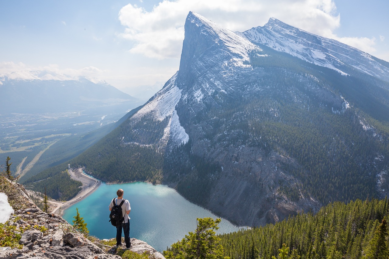 entdecken sie die besten routen für backpacking-abenteuer! tauchen sie ein in atemberaubende landschaften, erleben sie unvergessliche begegnungen und finden sie die perfekte strecke für ihr nächstes abenteuer. ideal für abenteuerlustige und reisefans!