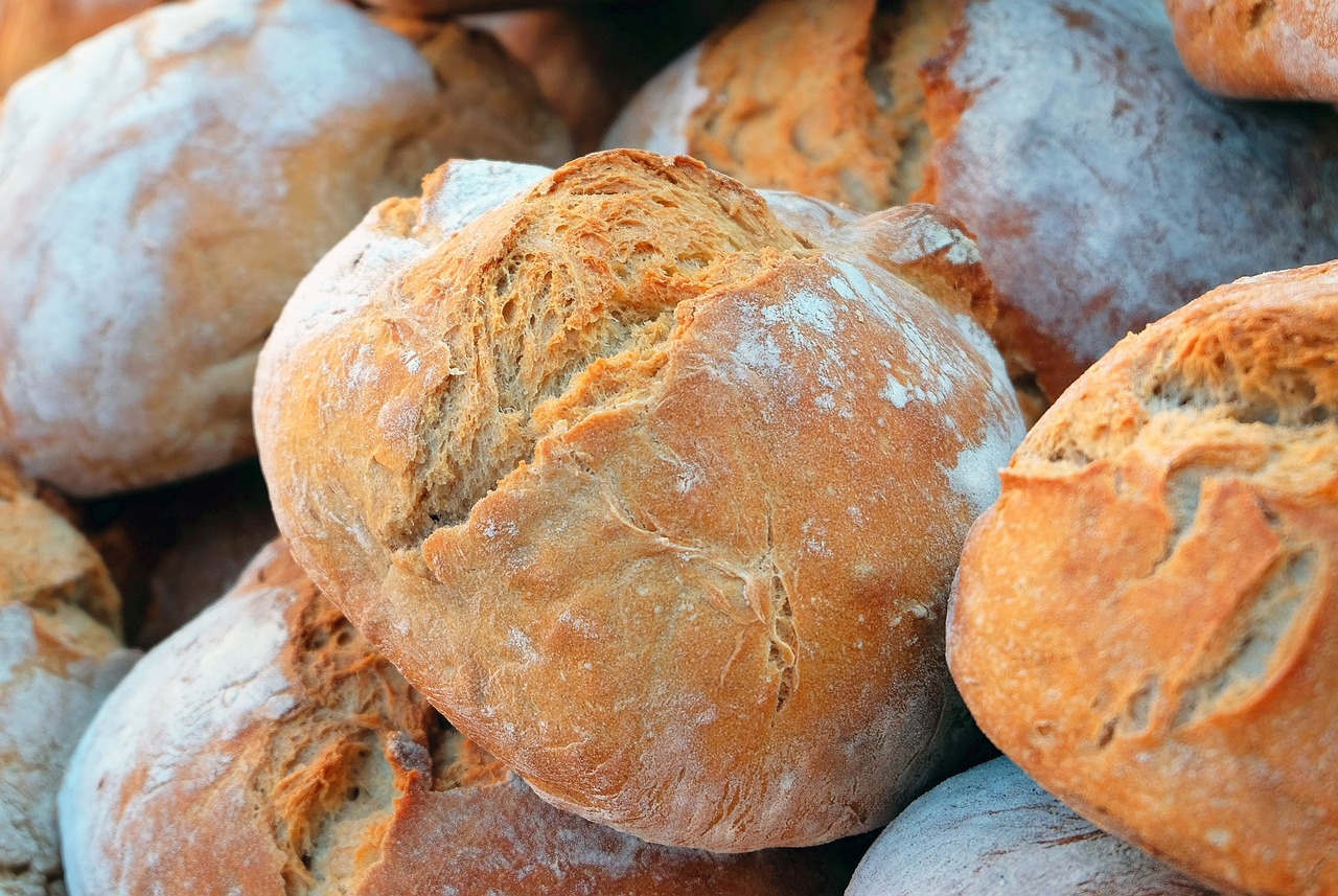 entdecken sie die kunst des brotbackens mit unseren einfachen rezepten und tipps. perfekt für hobbybäcker und gourmets, die frisches, handgemachtes brot lieben.