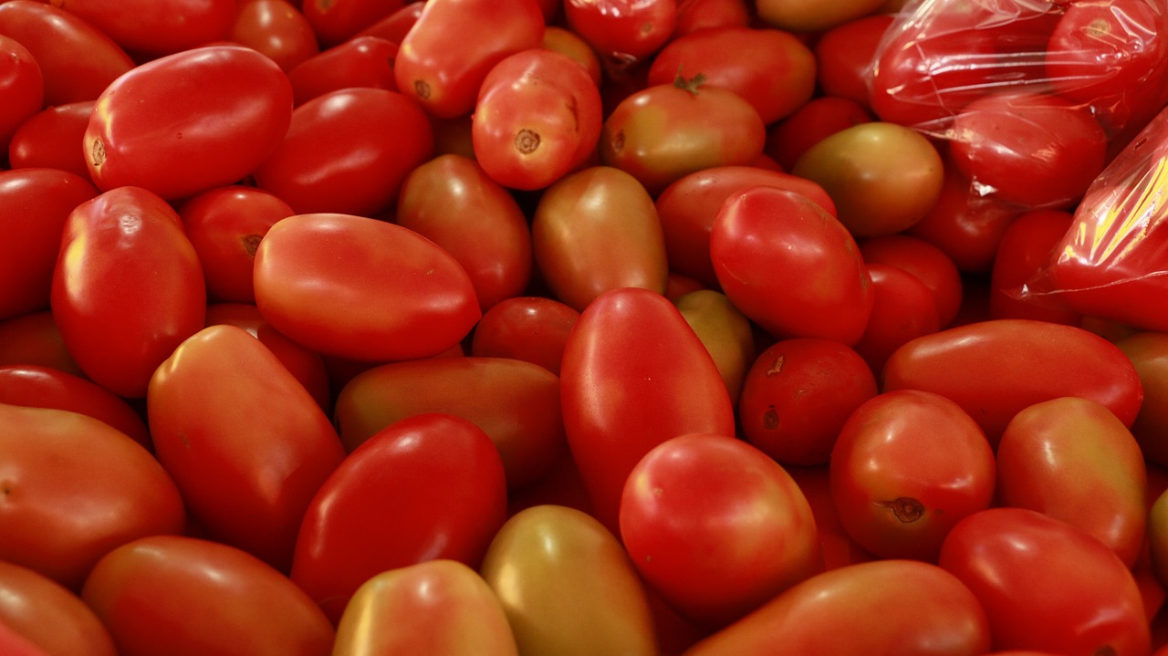 entdecken sie die frischen und gesunden leckereien der obst- und gemüsewelt. von saisonalen früchten bis hin zu knackigem gemüse - erfahren sie alles über die besten auswahlmöglichkeiten für eine ausgewogene ernährung.