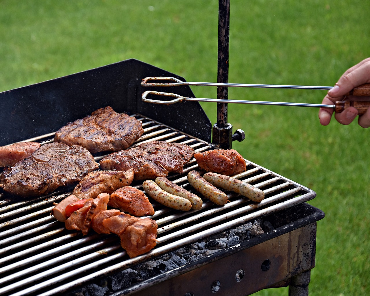 entdecken sie die kunst des grillens mit hochwertigen tipps, rezepten und techniken, um köstliche grillspezialitäten zuzubereiten und unvergessliche sommerabende zu genießen.