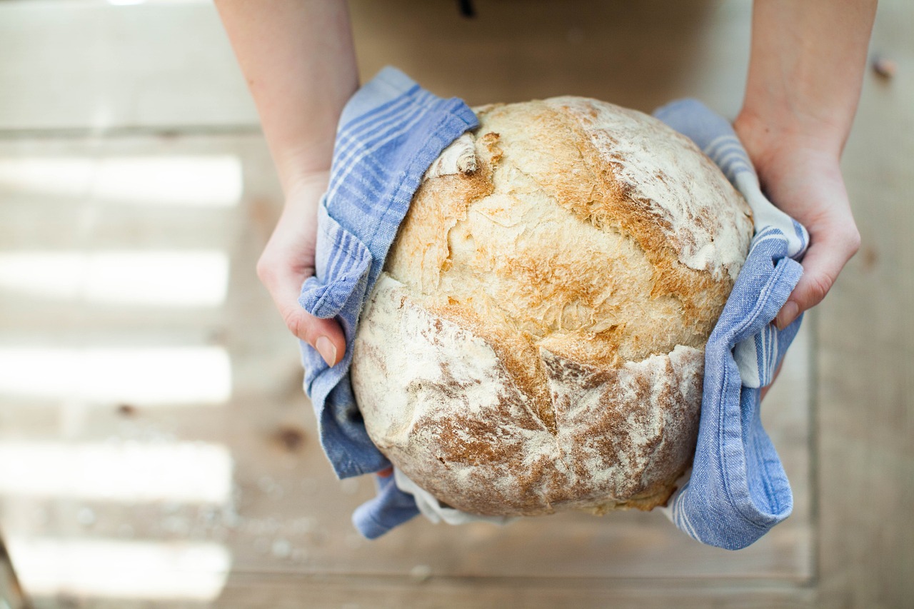 erleben sie die kunst des brotbackens mit unseren einfachen rezepten und tipps. entdecken sie, wie sie köstliches, frisch gebackenes brot in ihrer eigenen küche zaubern können.