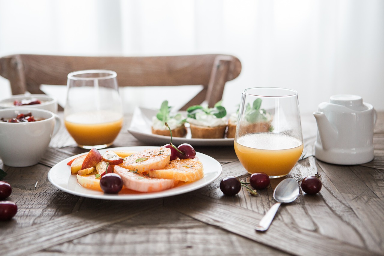 entdecken sie gesunde frühstücksideen, die ihnen einen energiereichen start in den tag ermöglichen. von nahrhaften smoothie-bowls bis hin zu proteinreichen overnight oats finden sie hier kreative rezepte für ein leckeres und ausgewogenes frühstück.