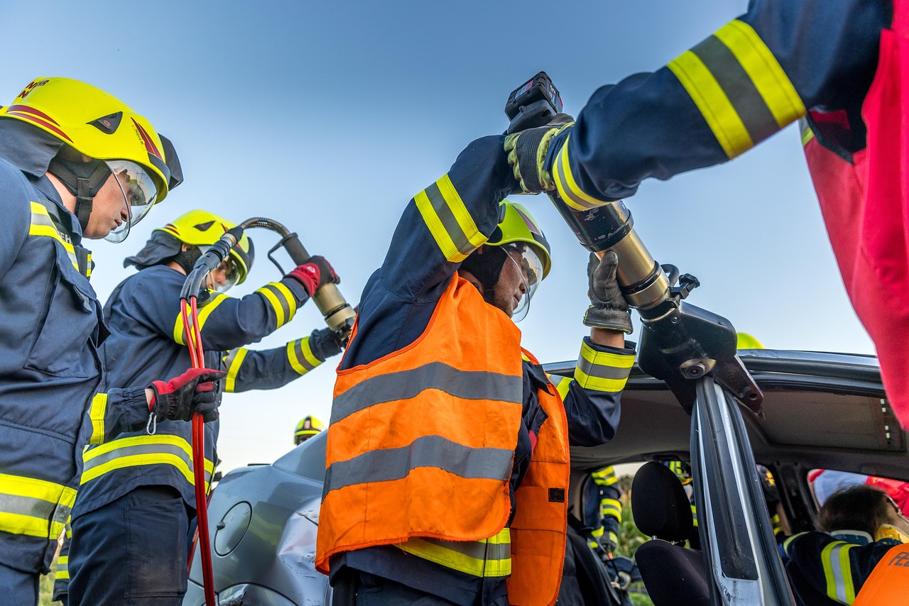 erfahren sie mehr über verkehrsunfälle, ihre ursachen, präventionsmaßnahmen und die neuesten statistiken. schützen sie sich und andere im straßenverkehr.