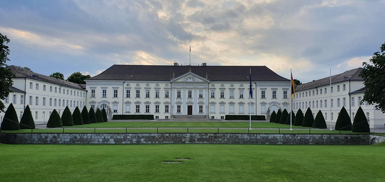 erfahren sie alles über das amt des bundespräsidenten in deutschland, seine aufgaben, rolle in der politik und bedeutung für die gesellschaft. entdecken sie die geschichte und die aktuellen amtsinhaber.