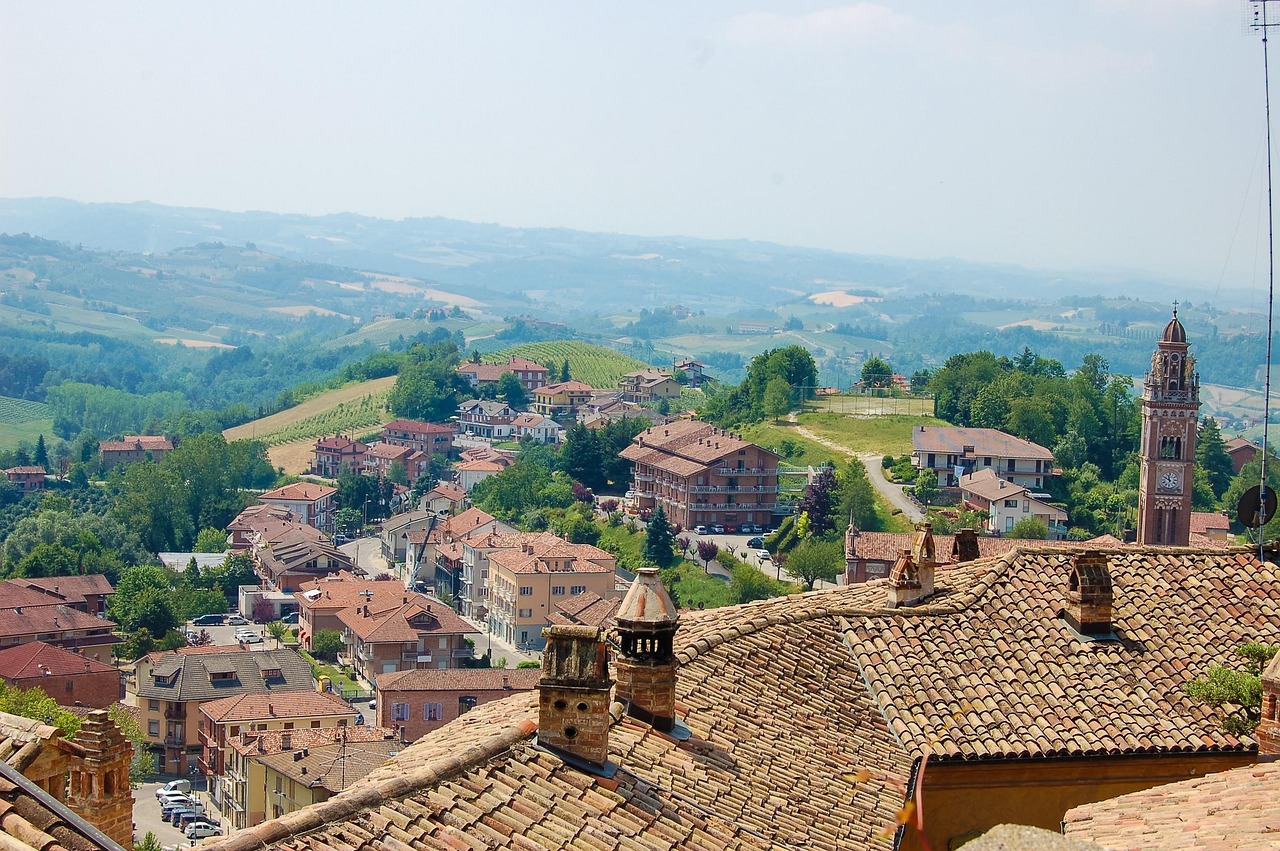 entdecken sie die schönheit des piemont: eine region in italien, die für ihre atemberaubenden landschaften, köstlichen weine und reichen kulturellen erbe bekannt ist. ideal für weinliebhaber, feinschmecker und naturliebhaber!