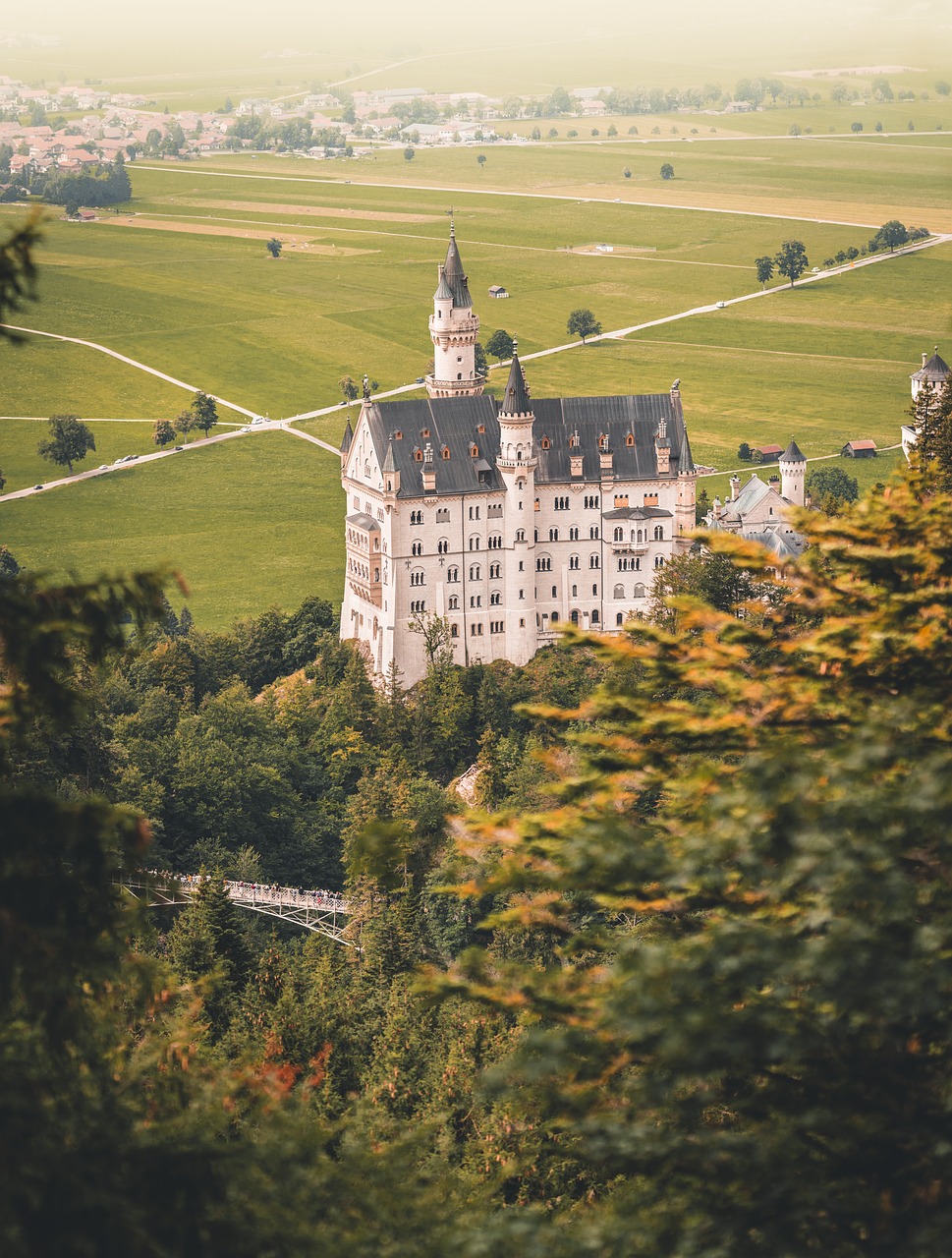 erleben sie die vielfalt deutschlands, von malerischen landschaften bis hin zu pulsierenden städten. entdecken sie das reiche kulturelle erbe, die köstliche küche und die einzigartigen traditionen dieses faszinierenden landes. planen sie ihre reise nach deutschland und lassen sie sich von seinen unvergesslichen erlebnissen begeistern.